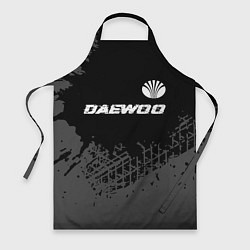 Фартук Daewoo speed на темном фоне со следами шин: символ