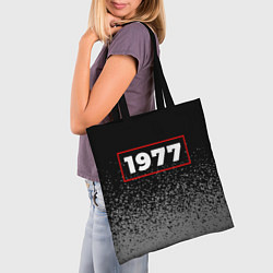 Сумка-шопер 1977 - в красной рамке на темном, цвет: 3D-принт — фото 2