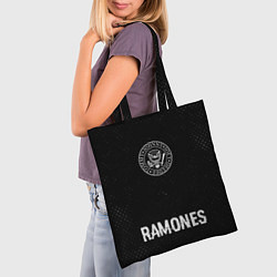 Сумка-шопер Ramones glitch на темном фоне по-центру, цвет: 3D-принт — фото 2