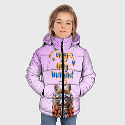 Куртка зимняя для мальчика Енот, цвет: 3D-черный — фото 2