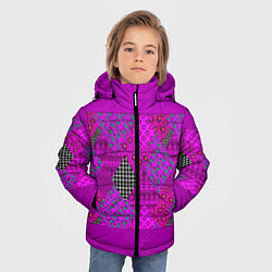 Куртка зимняя для мальчика Малиновый комбинированный узор пэчворк, цвет: 3D-светло-серый — фото 2