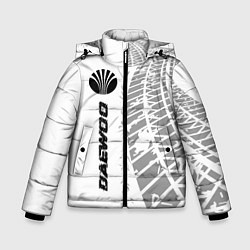 Куртка зимняя для мальчика Daewoo speed на светлом фоне со следами шин: по-ве, цвет: 3D-черный