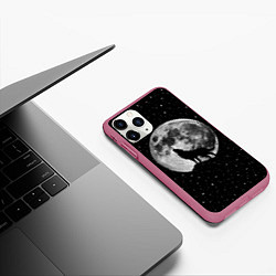 Чехол iPhone 11 Pro матовый Лунный волк, цвет: 3D-малиновый — фото 2