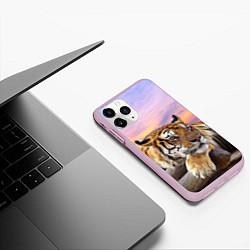 Чехол iPhone 11 Pro матовый Тигр на закате, цвет: 3D-розовый — фото 2