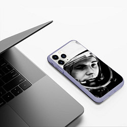 Чехол iPhone 11 Pro матовый Гагарин космонавт, цвет: 3D-светло-сиреневый — фото 2