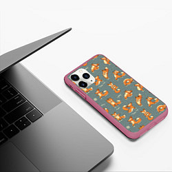 Чехол iPhone 11 Pro матовый Foxes Yoga, цвет: 3D-малиновый — фото 2