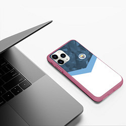 Чехол iPhone 11 Pro матовый Manchester City FC: Sport, цвет: 3D-малиновый — фото 2