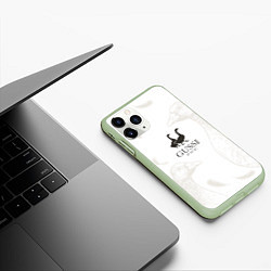 Чехол iPhone 11 Pro матовый GUSSI Ga-Ga-Ga, цвет: 3D-салатовый — фото 2