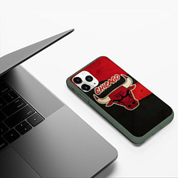 Чехол iPhone 11 Pro матовый Chicago Bulls: Old Style, цвет: 3D-темно-зеленый — фото 2