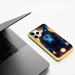 Чехол iPhone 11 Pro матовый Волк затмения, цвет: 3D-желтый — фото 2