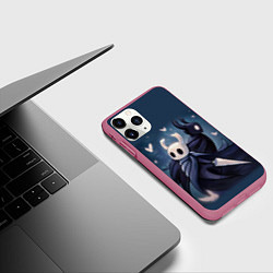 Чехол iPhone 11 Pro матовый Hollow Knight, цвет: 3D-малиновый — фото 2