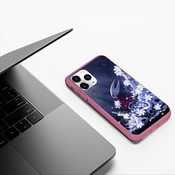 Чехол iPhone 11 Pro матовый Hollow Knight, цвет: 3D-малиновый — фото 2