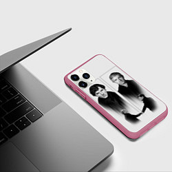 Чехол iPhone 11 Pro матовый Sherlock, цвет: 3D-малиновый — фото 2