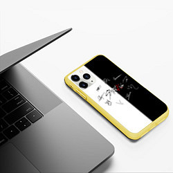 Чехол iPhone 11 Pro матовый STRAY KIDS, цвет: 3D-желтый — фото 2