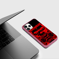 Чехол iPhone 11 Pro матовый Iron Maiden, цвет: 3D-малиновый — фото 2