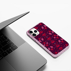 Чехол iPhone 11 Pro матовый Малиновые черепа, цвет: 3D-розовый — фото 2