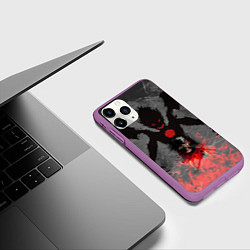 Чехол iPhone 11 Pro матовый Черный клевер, цвет: 3D-фиолетовый — фото 2