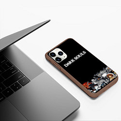 Чехол iPhone 11 Pro матовый 8bit Dark Souls, цвет: 3D-коричневый — фото 2