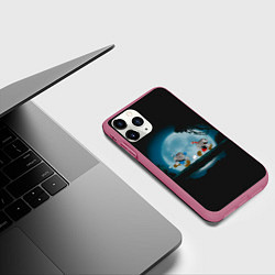 Чехол iPhone 11 Pro матовый Ночная прогулка, цвет: 3D-малиновый — фото 2