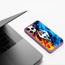 Чехол iPhone 11 Pro матовый TES SKYRIM BATTLE FIRE БИТВА ОГНЕЙ, цвет: 3D-фиолетовый — фото 2