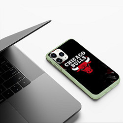 Чехол iPhone 11 Pro матовый ЧИКАГО БУЛЛС БЫКИ CHICAGO BULLS, цвет: 3D-салатовый — фото 2