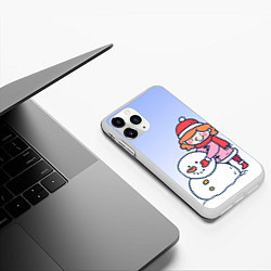 Чехол iPhone 11 Pro матовый Девочка лепит снеговика, цвет: 3D-белый — фото 2