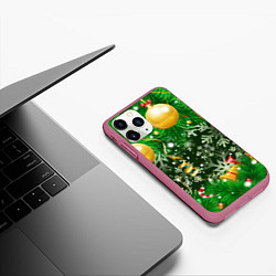Чехол iPhone 11 Pro матовый Новогоднее Настроение Елка, цвет: 3D-малиновый — фото 2