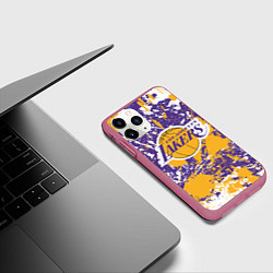 Чехол iPhone 11 Pro матовый LAKERS ФИРМЕННЫЕ ЦВЕТА БРЫЗГИ КРАСОК LA, цвет: 3D-малиновый — фото 2