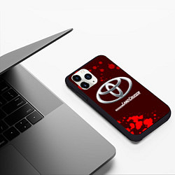 Чехол iPhone 11 Pro матовый TOYOTA LAND CRUISER Брызги, цвет: 3D-черный — фото 2