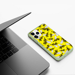 Чехол iPhone 11 Pro матовый Пчелы на желтом, цвет: 3D-салатовый — фото 2
