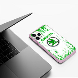 Чехол iPhone 11 Pro матовый Skoda Брызги, цвет: 3D-розовый — фото 2