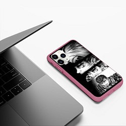 Чехол iPhone 11 Pro матовый Гатс в манге Берсерк, цвет: 3D-малиновый — фото 2
