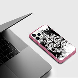 Чехол iPhone 11 Pro матовый КЛЕЙМО ЖЕРТВЫ - БЕРСЕРКBERSERK, цвет: 3D-малиновый — фото 2