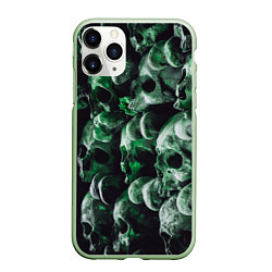 Чехол iPhone 11 Pro матовый Множество черепов во тьме - Зелёный