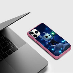Чехол iPhone 11 Pro матовый Hollow Knight неоновые бабочки, цвет: 3D-малиновый — фото 2