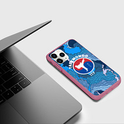 Чехол iPhone 11 Pro матовый ТХЭКВОНДО ITF МОРСКИЕ ВОЛНЫ, цвет: 3D-малиновый — фото 2