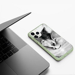 Чехол iPhone 11 Pro матовый Love: Волк и волчица, цвет: 3D-салатовый — фото 2