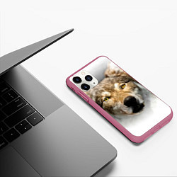 Чехол iPhone 11 Pro матовый Волк: зима, цвет: 3D-малиновый — фото 2