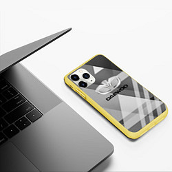 Чехол iPhone 11 Pro матовый Daewoo - logo, цвет: 3D-желтый — фото 2