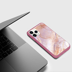 Чехол iPhone 11 Pro матовый Бежевый с золотом мрамор, цвет: 3D-малиновый — фото 2
