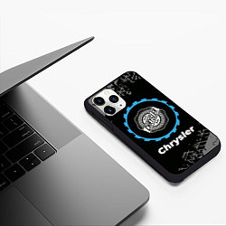 Чехол iPhone 11 Pro матовый Chrysler в стиле Top Gear со следами шин на фоне, цвет: 3D-черный — фото 2