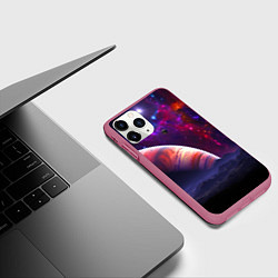 Чехол iPhone 11 Pro матовый Бесконечное космическое пространство - Планета, цвет: 3D-малиновый — фото 2
