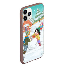 Чехол iPhone 11 Pro матовый Новогодние каникулы - дети лепят снеговика, цвет: 3D-коричневый — фото 2