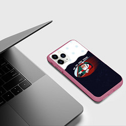 Чехол iPhone 11 Pro матовый Дед мороз едет в новый год, цвет: 3D-малиновый — фото 2