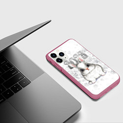 Чехол iPhone 11 Pro матовый Белый кролик и снежинки 2023, цвет: 3D-малиновый — фото 2
