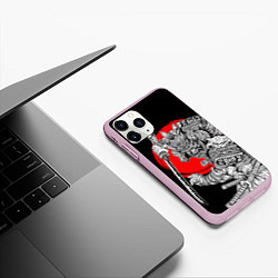 Чехол iPhone 11 Pro матовый Самурай с мечом на черном фоне, цвет: 3D-розовый — фото 2