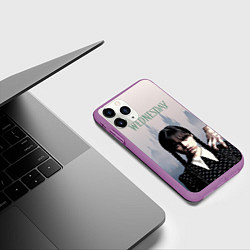 Чехол iPhone 11 Pro матовый Уэнсдей Аддамс и рука на фоне замка, цвет: 3D-фиолетовый — фото 2