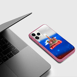 Чехол iPhone 11 Pro матовый Москва на фоне флага России, цвет: 3D-малиновый — фото 2