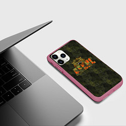 Чехол iPhone 11 Pro матовый Денис камуфляж, цвет: 3D-малиновый — фото 2