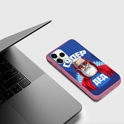 Чехол iPhone 11 Pro матовый Супер дед самому лучшему дедушке, цвет: 3D-малиновый — фото 2